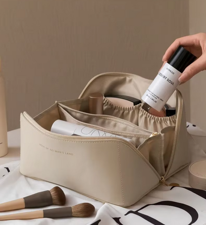 trousse de toilette blanche